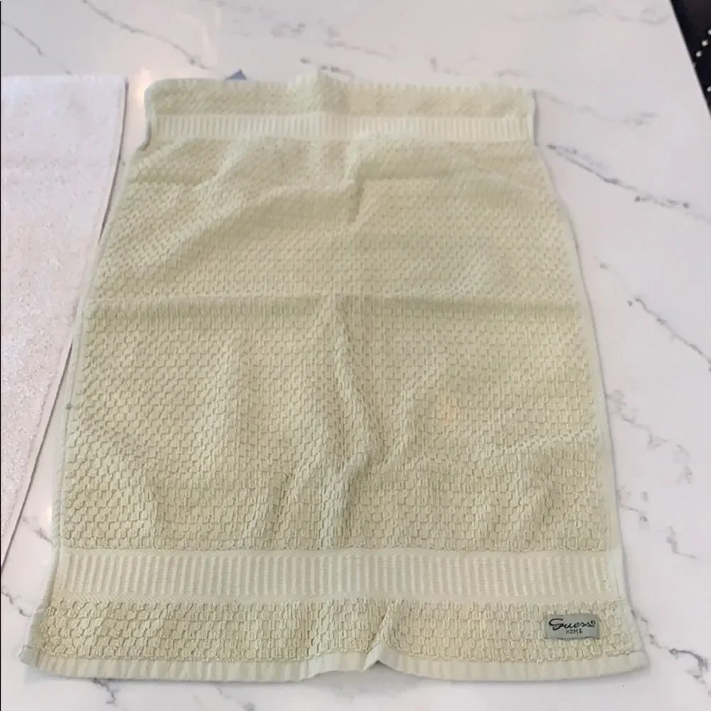 Guess Floral Hand Towel